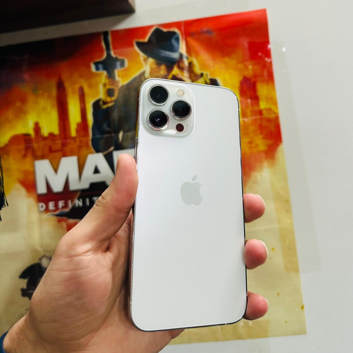 ايفون 13 بروماكس