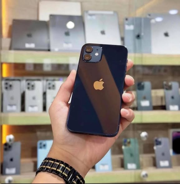 ايفون 12