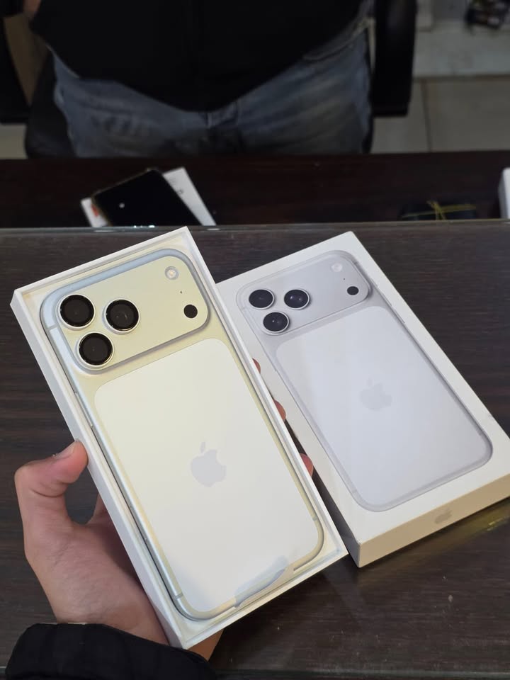 iphone 17 pro Max silver