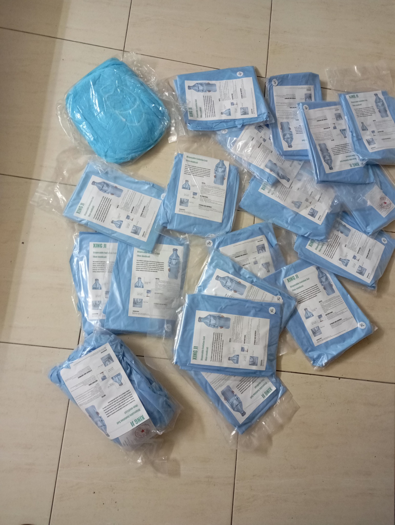 شروة معاطف بلاستيكيه مع غطاء للراس XL