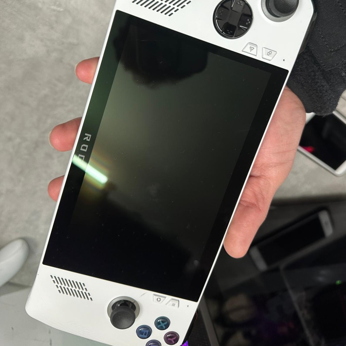 Assus Rog ally extreame